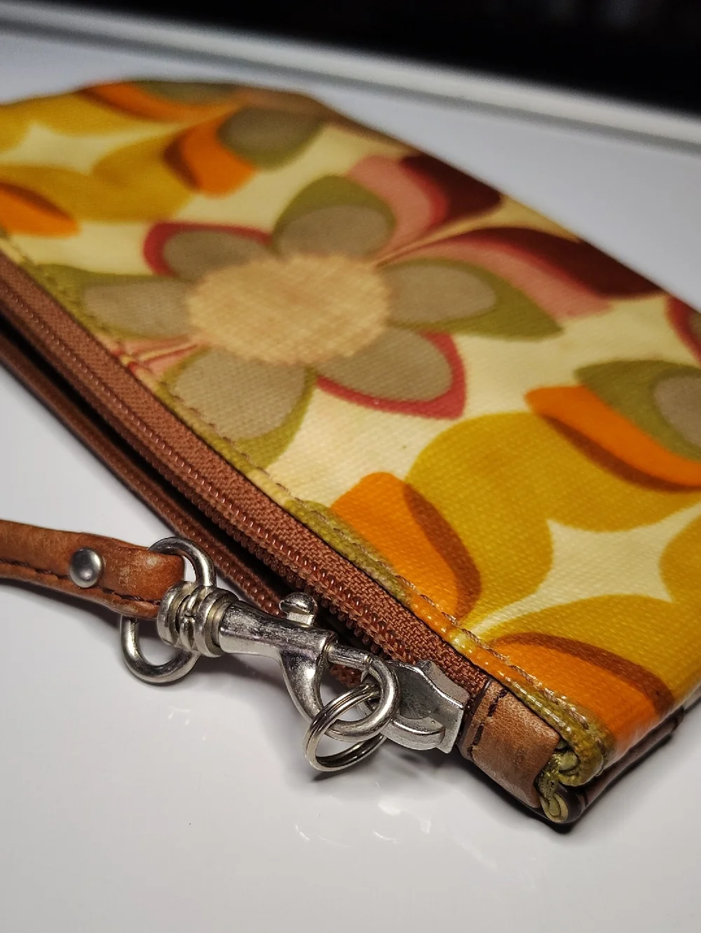 Fossil Tan Leather Strap Multicolor Floral Patent Wristlet - Picture 4 of 6